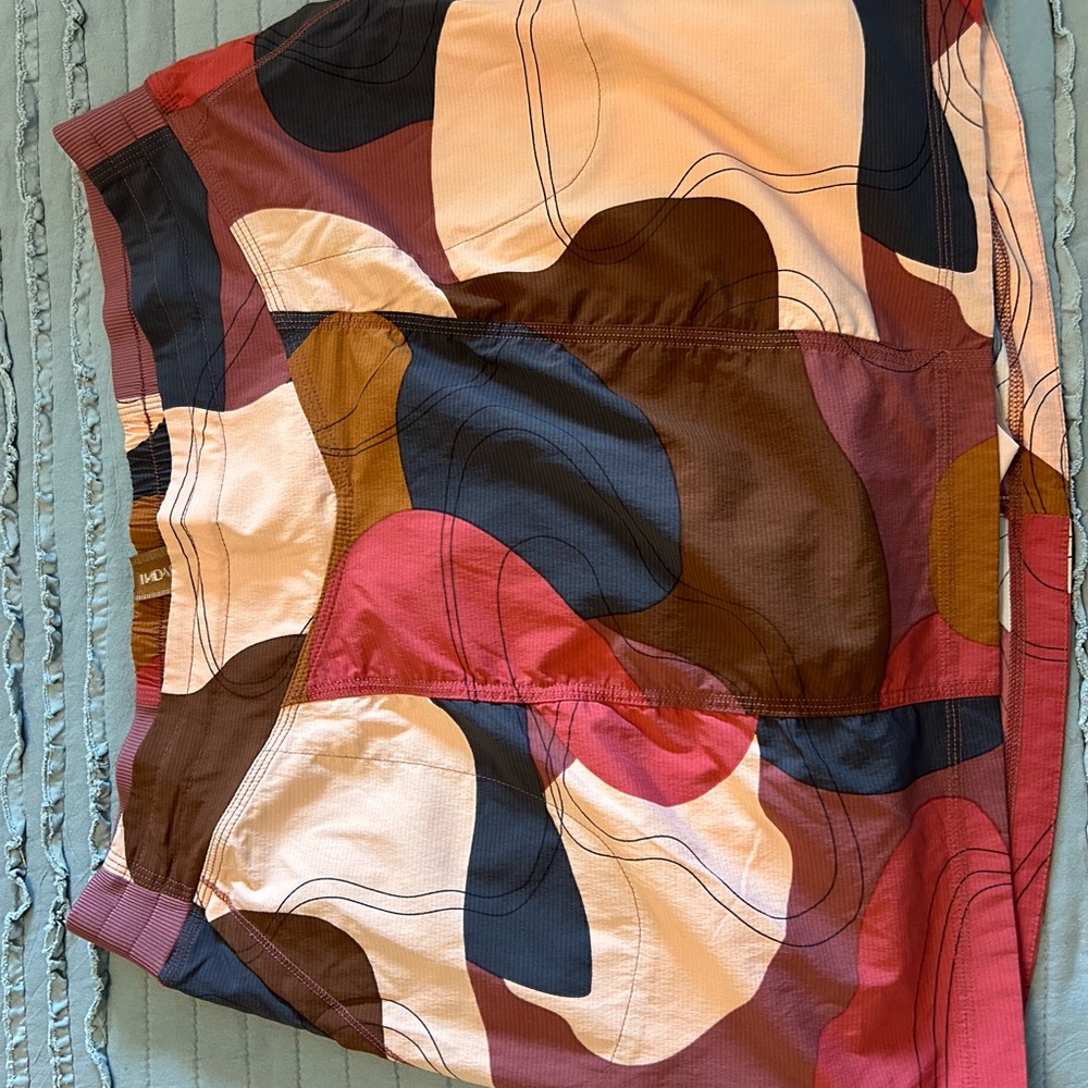 Abstract Multicolor Patterned Fabric - Picture 2 of 4